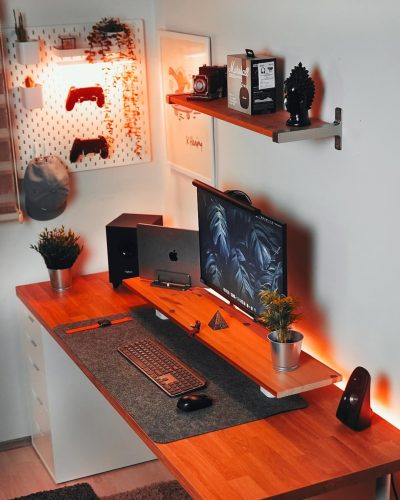Hello people 🫶. ..-#homeoffice #setup #homestudio #workspace #officedesign #officedecor #office